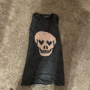 Light grey light weight sweater pink skull